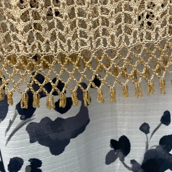 Unique Top - Picture 3 of 4